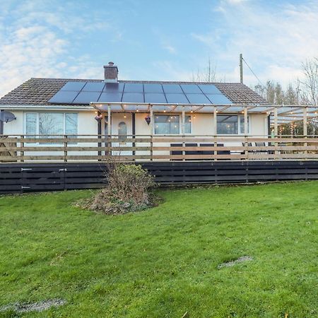 Petlyns Patch Villa Holyhead Exterior photo