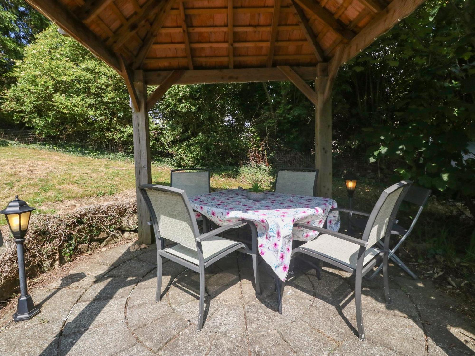 Petlyns Patch Villa Holyhead Exterior photo