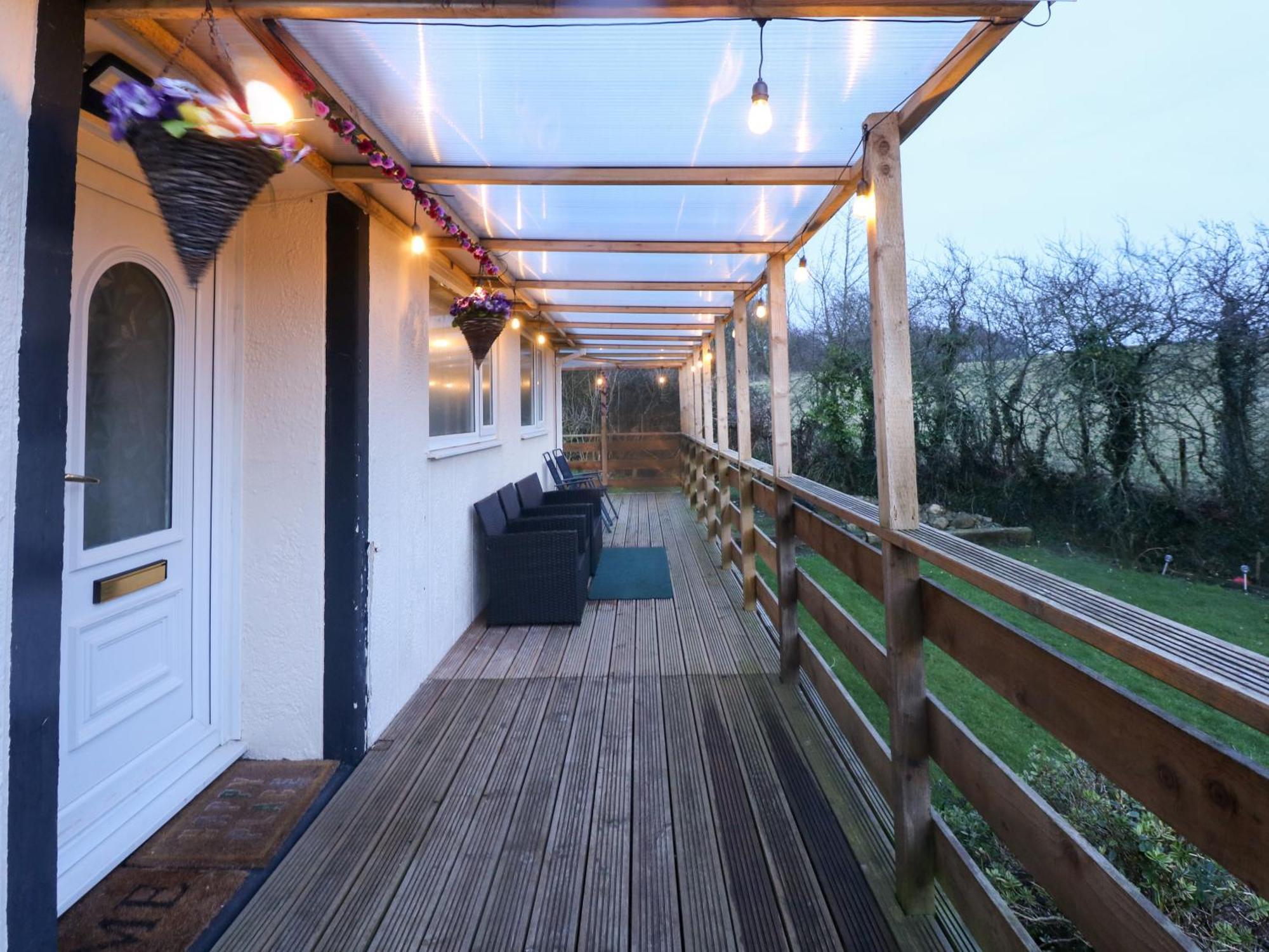 Petlyns Patch Villa Holyhead Exterior photo